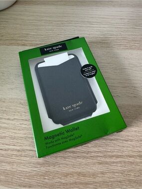 Kate Spade Stylish Magsafe Magnetic Black Phone Wallet NWT